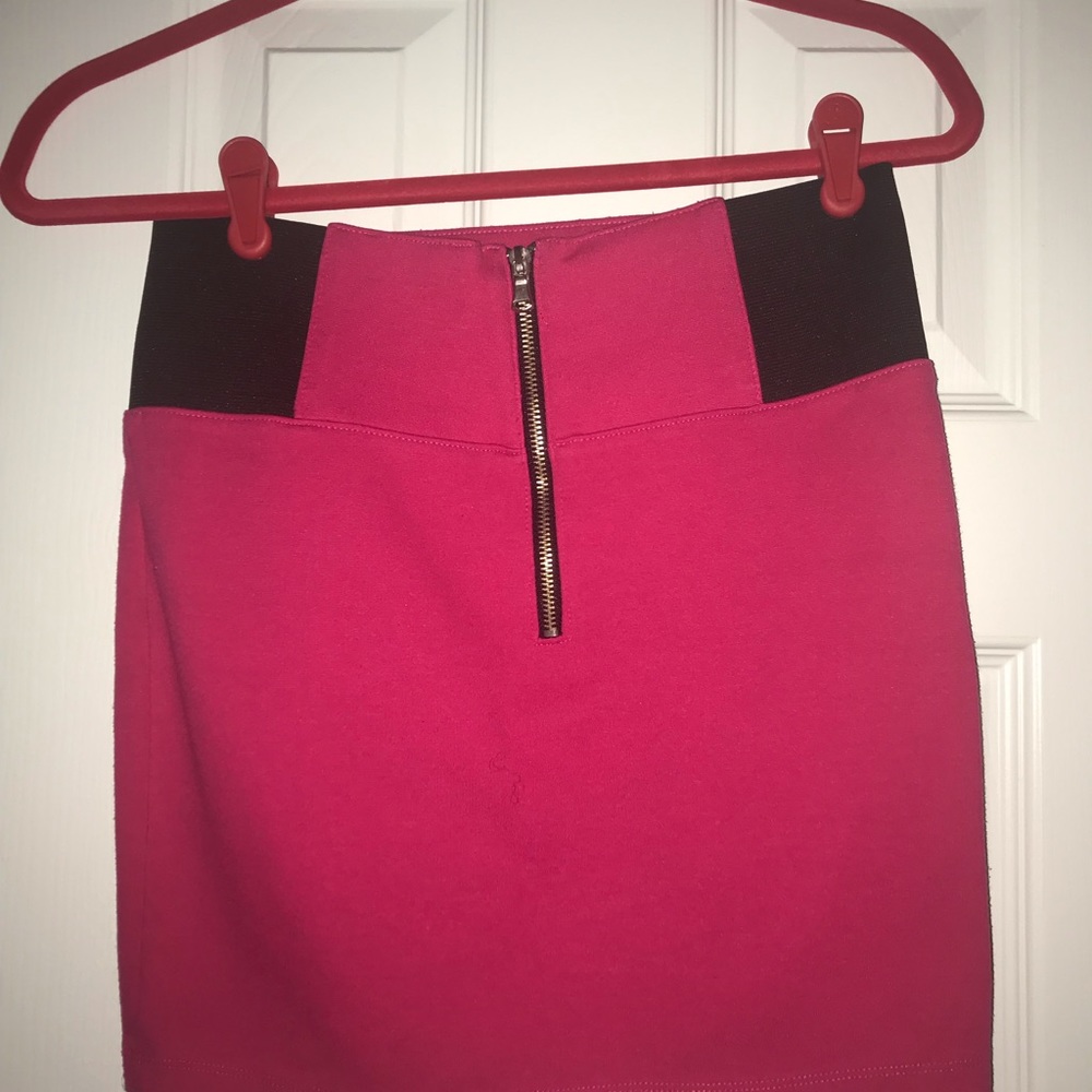 Pink fitted mini - Picture 2 of 2